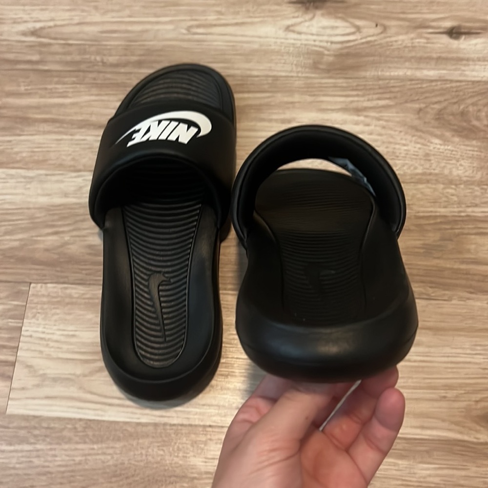 nike slides - Picture 4 of 4